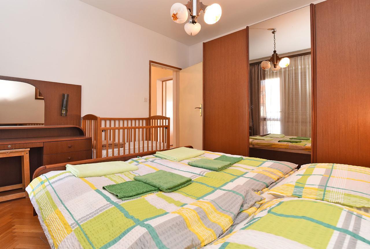 Apartments Josip 74 Pula Exterior photo