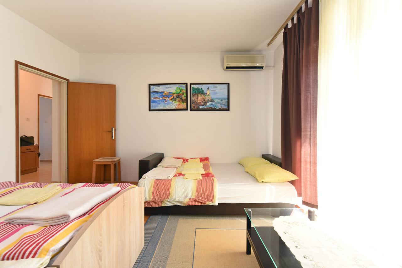 Apartments Josip 74 Pula Exterior photo
