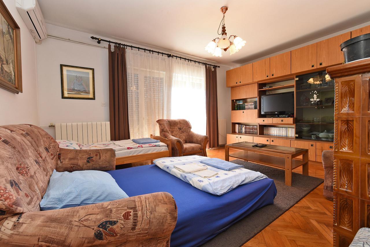 Apartments Josip 74 Pula Exterior photo